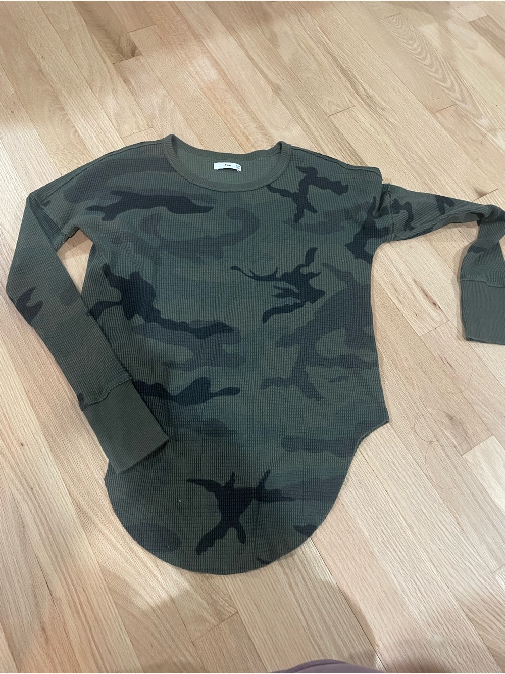 Tna camo green long sleeve thermal XXS